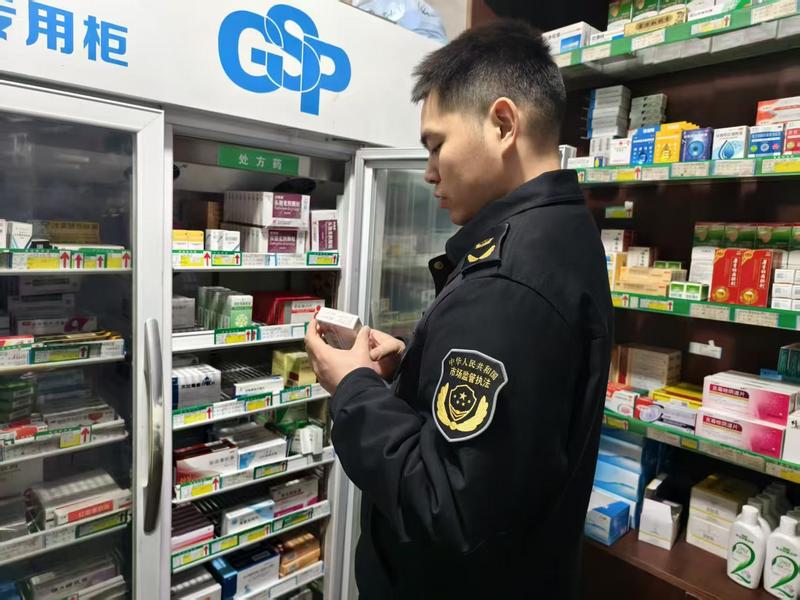 安徽省巢湖市槐林市场监管所开展第二类医疗器械销售环节专项整治行动_微信图片_20250331095925.jpg_7c43f77640aa40a79acc881afec72751.jpg