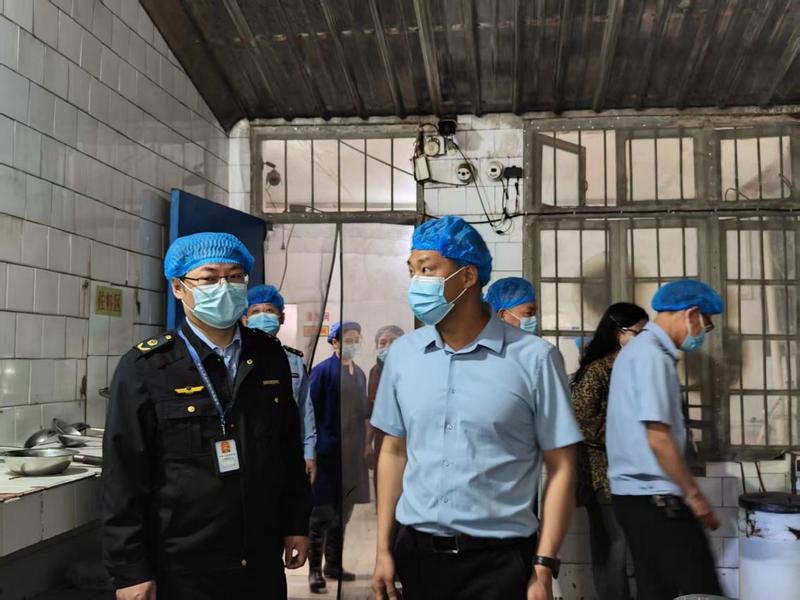 全州县市场监督管理局：城郊所全力开展校园食品安全专项行动_图片1.jpg_1692d1994d32484d954701f588fb9e3b.jpg
