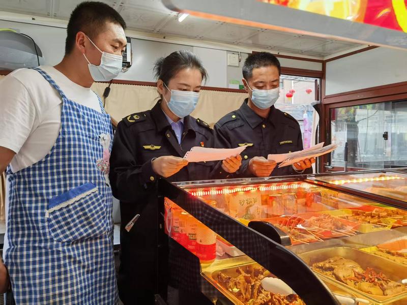 甘肃省临泽县市场监管局多举措规范食品标签标识经营行为_微信图片_20250525082813.jpg_55a1d6515e584ca58c7e509a3df482ce.jpg