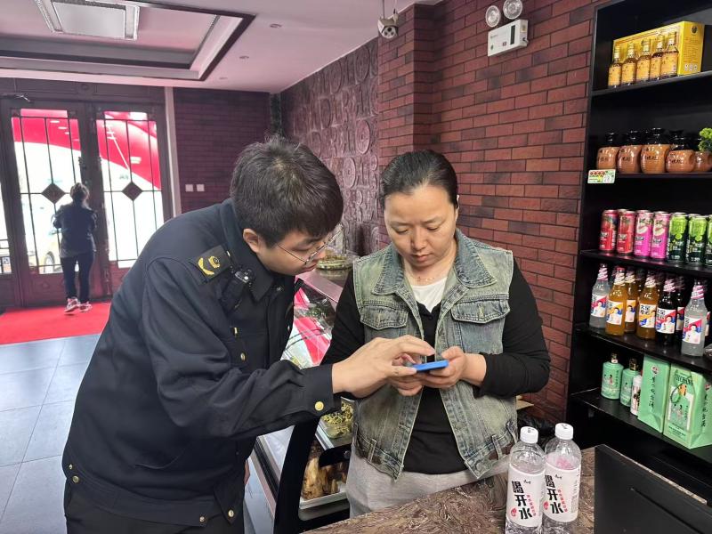 伊春市市场监督管理局：净网清厨 “味”爱守护_图片1.png_0bec99422a6d492d933ba1f8e6628b03.png