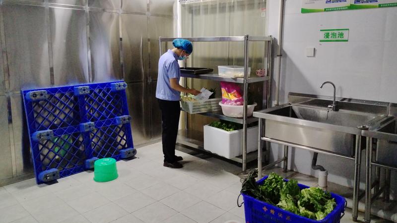 安远县市场监督管理局“食”刻守护考生饮食安全_安保驻点工作图片1_feacdcb154684e8fa0771fcaae19681d.jpg