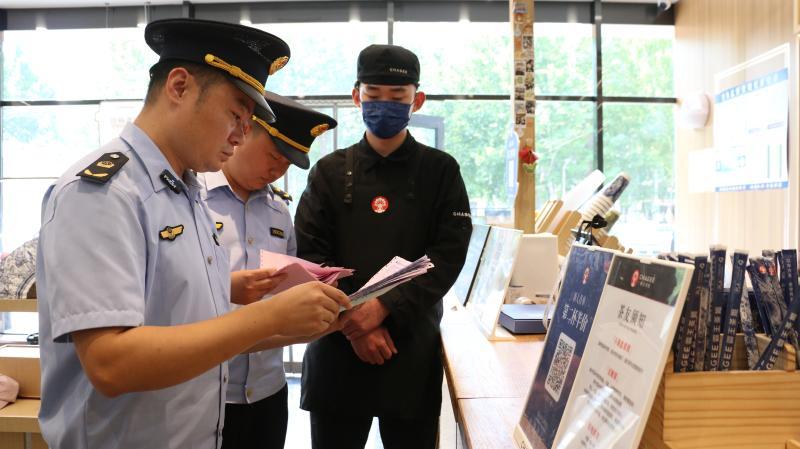 张店区市场监管局开展冷冻饮品食品专项检查，保障群众清凉一夏_IMG_3187.JPG_a9ef839861174640832d00a61f134c9a.jpg