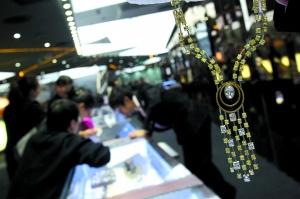 买钻石像买白菜 卖场量贩裸钻引来好奇消费者(图)